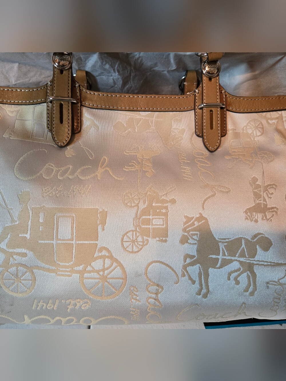 Coach East West Horse And Carriage Ivory & Tan Tote And 2 Bag Charms - Picture 7 of 11